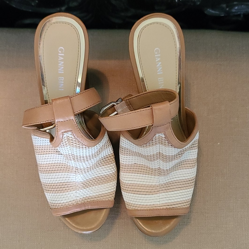 Gianni Bini Tan and Cream Platform Heels - Picture 5 of 5